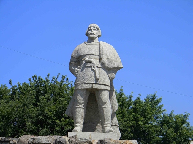Памятник Е.И. Пугачеву