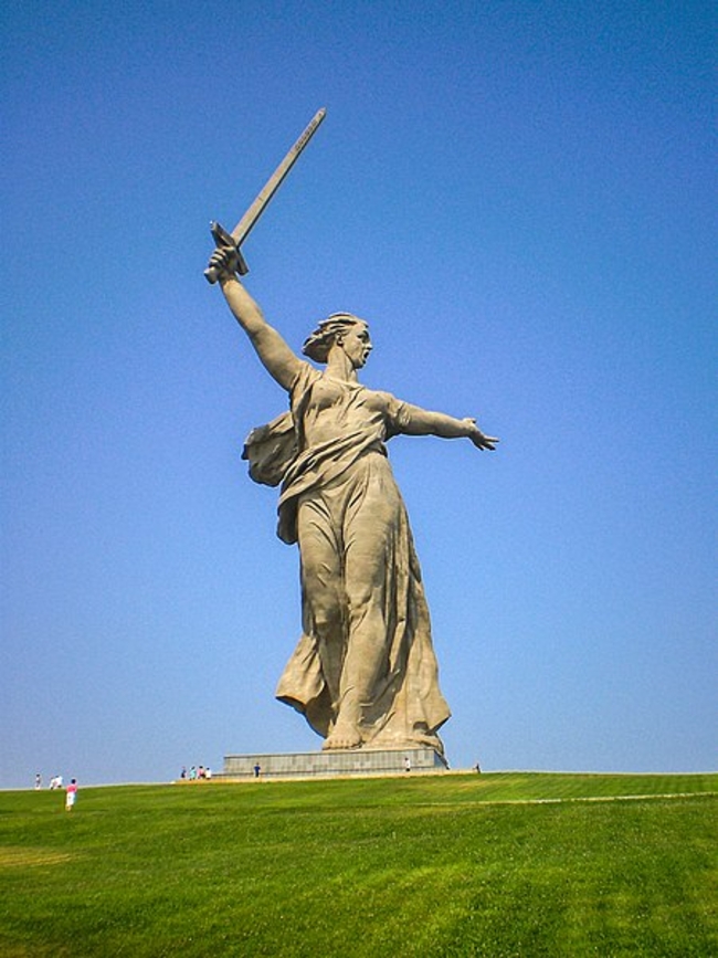 Скульптура "Родина-мать" (Волгоград)