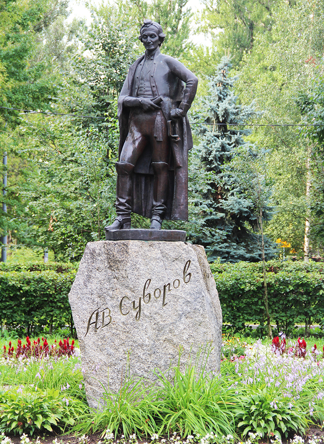 Памятник А.В. Суворову в г. мытищи